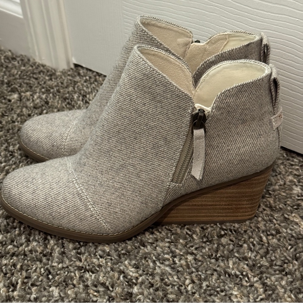 TOMS Goldie Wedge Boot